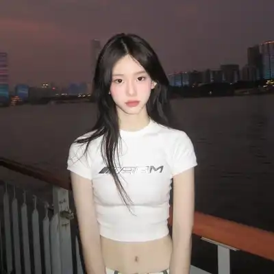 薛彤